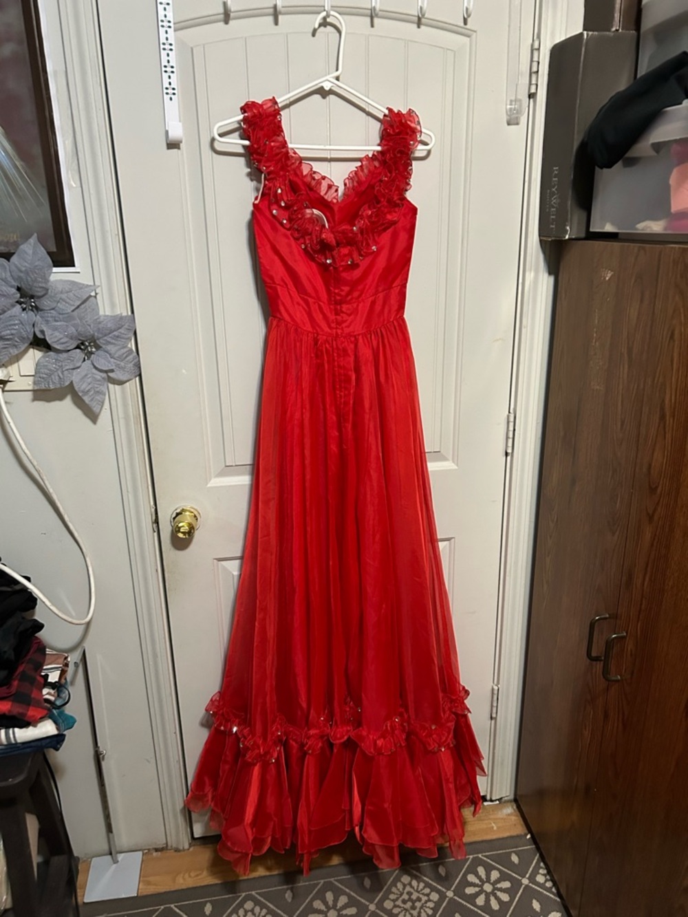 Red Floral-Trim V-Neck Evening Gown - Picture 5 of 10